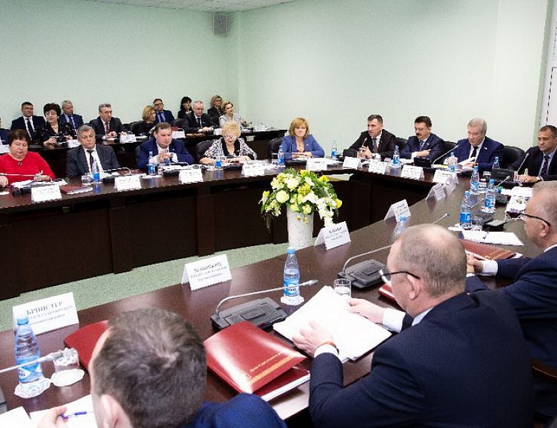 Состоялось заседание Координационного совета представительных органов муниципальных образований и Думы Югры