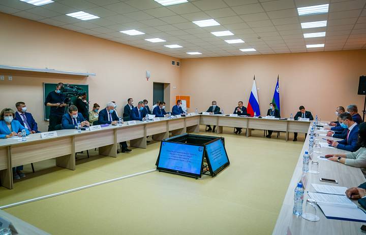 Югру посетил министр строительства и жилищно-коммунального хозяйства Российской Федерации Владимир Якушев