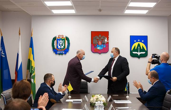 Межмуниципальное сотрудничество: Ханты-Мансийск и город-герой Новороссийск подписали соглашение